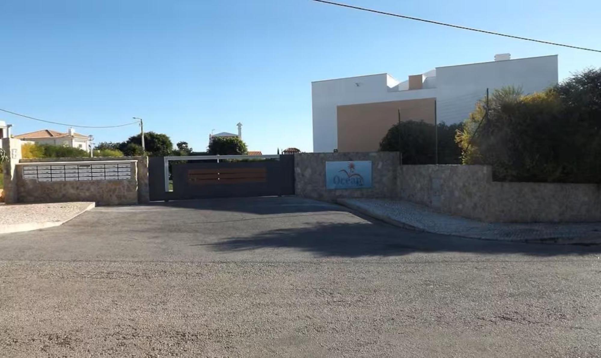 Villa Three Bedroom Sea View Townhouse Albufeira