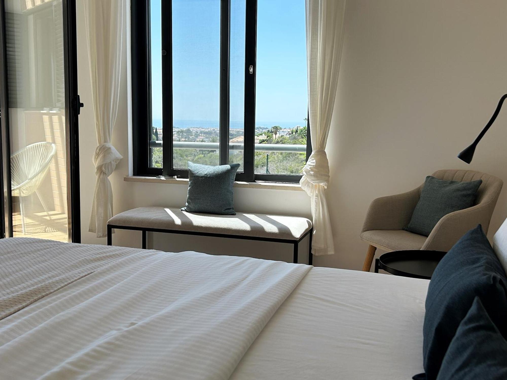 Three Bedroom Sea View Townhouse * Albufeira
